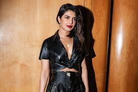 Now she'll be modeling her locks as the new face of pantene. Of Course Priyanka Chopra Jonas Sings Celine Dion In The Shower Vanity Fair