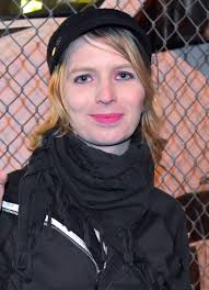 Файл:Chelsea Manning, 20 January 2018 (cropped).jpg — Википедия