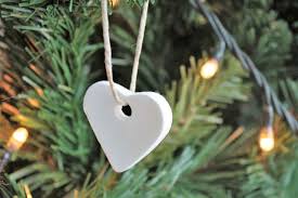 Estamos En Tiempo De Adviento Y En Casa Decoramos De Navidad En Cuanto Empieza Asi Que Ya Tenemos Nuestro Meg Adornos Navidenos Decorar Casa Navidad Navideno