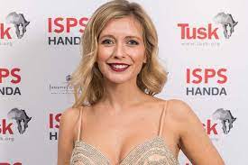 Her television debut came when she joined countdown aged 22. Rachel Riley Entschuldigt Sich Nachdem Sie Sich Mit Jedward Dig Uber Das Wiley Fiasko Gedanken Gemacht Hat Nach Welt