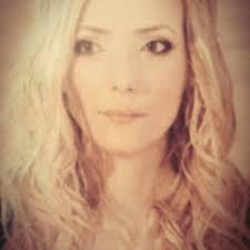 Noa Yonani אף גבר בחיים לא ידע את התחושה של בחורה צעירה שיושבת ברכב עם איש  גדול שמוכר לה חלומות ומכניס לה את היד מתחת לשמלה, וכשהיא לא רוצה לקנות את  החלום