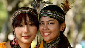 PHOTO GALLERY: Joyful crowds celebrate Filipino Festival at Strand Park
