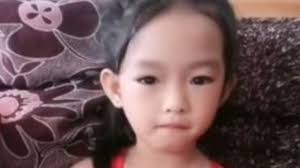 Listen To This Adorable Girl Scolding People To Stay At Home!