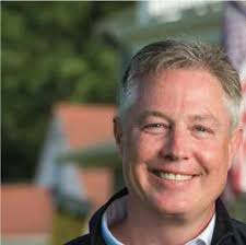 800 trick-or-treaters come to parade