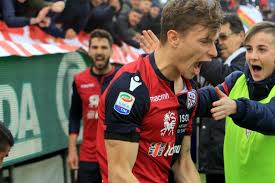 A giudicare dalle foto postate di continuo su instagram, la vita familiare di nicolò barella deve essere decisamente felice ed appagante. Barella E Ceppitelli Nella Top Ten Dei Calciatori Piu Cattivi Della Serie A 2018 2019