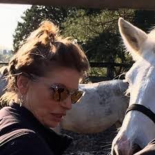 Nina Roche's Instagram, Twitter & Facebook