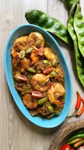 Panaskan 4 sudu besar minyak dan tumis bahan yang telah dikisar tadi sehingga naik. Resipi Sambal Udang Petai Cili Padi Paling Mudah Cepat Masak