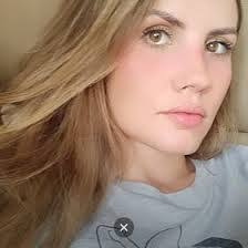 Diana Maciel's Instagram, Twitter & Facebook