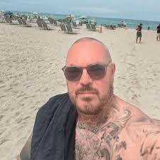 Andy Trout (@Trouty9)