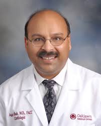 Oaklawn honors top physician and employee for 2016