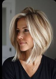 Sandra Teniente's Instagram, Twitter & Facebook