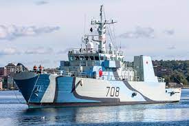 Warships bedazzle in Second World War paint pattern : Pacific Navy News