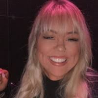 Amber Dickson's Instagram, Twitter & Facebook