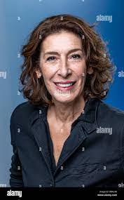 Adele Conway's Instagram, Twitter & Facebook