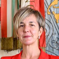 Lisa Boni's Instagram, Twitter & Facebook