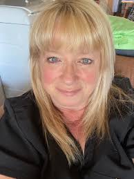 Someone please make that blue dress a butter yellow? TIA