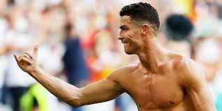 Cristiano ronaldo dos santos aveiro goih comm is a portuguese professional footballer who plays as a forward for premier league club manches. Krishtianu Ronaldu Raskryl Sekrety Fizicheskoj Formy