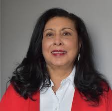 Carole Thompson's Instagram, Twitter & Facebook