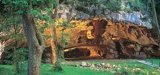 Tourisme Incontournable A Bayonne Biarritz Et Au Pays Basque Pays Basque Tourisme Grotte