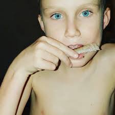 Hello Group, could you please make this picture Christmasy? Thank you in  advance.