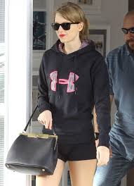 Im taylor swifts camel toe n i tinkle when i think of harry. Taylor Swift In Tight Shorts Leaves A Gym In Beverly Hills Hawtcelebs
