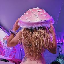 Teresa Mycelia - YouTube