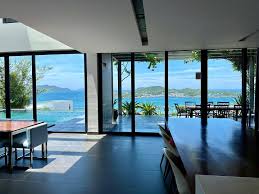 Kiểm tra sức chứa, phụ thu và chính sách của từng villa sẽ giúp bạn lựa chọn phù hợp hơn.