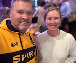 What a fantastic gesture by Steve Mace. #SpiritOfCricket