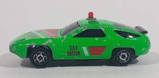 Meet car enthusiast and tv presenter tim shaw and master mechanic fuzz townshend as they join forces to rescue rusty classic vehicles from their garage prisons. Vintage Majorette Sonic Flashers Porsche 928 Emergency S O S Doctor Bright Green Die Cast Toy Car Vehicle Toy Car Porsche 928 Majorette