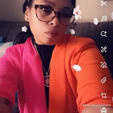 Introduction of admin team and group members in NO TEA NO SHADE group