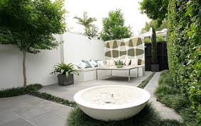Matthew Cantwell Of Secret Gardens Of Sydney Secret Design Studio Knows Mid Century Modern Architectu Small Backyard Patio Minimalist Garden Home Garden Design