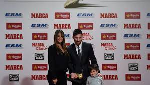 He plays for fc barcelona and the argentina national team. Lionel Messi Wife Antonella Roccuzzo Announce The Name Of Their Third Child German Site