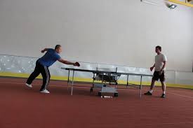 O tym, ktorozpocznie grę, decyduje rzut monetą. Tenis Stolowy Aquapark Pila