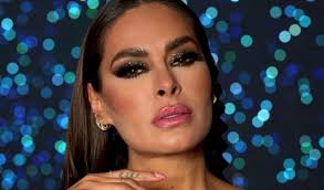 Galilea Montijo se roba la noche en LCDF con look de red