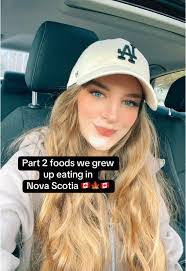 Candace Hodge's Instagram, Twitter & Facebook