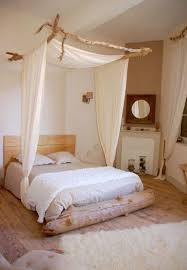 Les ciel de lit princesse en bois sont souvent plus lourds que les lits à baldaquin en métal et sont également moins portables. Ciel De Lit 25 Idees Pour L Integrer Dans Votre Chambre