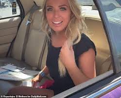 A male streaker dressed in a skimpy swimsuit who burst onto the pitch during super bowl 55 and later declared i am the f***ing king has been charged with trespassing. Thanks Nfl For Having Me Instagram Model Who Streaked At The Super Bowl Boasts About Her Antics Daily Mail Online