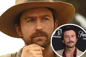 Donna Dutton's Instagram, Twitter & Facebook