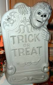 Vintage Halloween Trick Or Treat Gravestone Blow Mold Light Up Yard Decoration Halloween Blow Molds Vintage Halloween Halloween Hacks