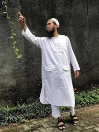 Kehadiran sheila on 7 mampu mengubah industri musik indonesia, terutama di ranah musik pop. 6 Potret Terbaru Sakti Eks Sheila On 7 Yang Hijrah Dan Ganti Nama Salman Al Jugjawy Bikin Pangling Showbiz Liputan6 Com