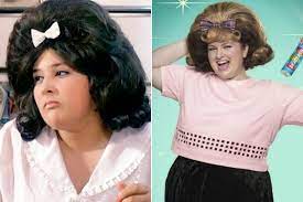 Hairspray, eine mischung aus komödie und drama, erreichte im gegensatz zu waters' radikaleren frühwerken ein massenpublikum und entwickelte sich zu einem kultfilm. Ricki Lake The Original Tracy Turnblad Makes An Appearance On Nbc S Hairspray Live Tv News Zimbio