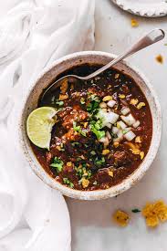 An authentic texas chili of slowly stewed chuck roast in a gravy made of seven different chile peppers including ancho, pasilla, guajillo, and chipotle. Rancher S Texas Chili Chili Con Carne Recipe Little Spice Jar