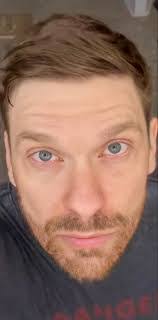 Mandy Peel's Instagram, Twitter & Facebook