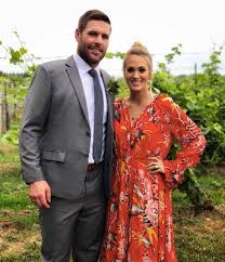 Something concerning her looks made people stare at … Carrie Underwood Pregnant With Second Child Babynames Com