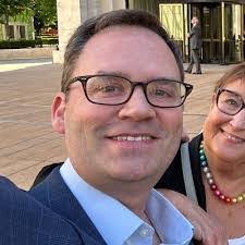 Shannon Sapp's Instagram, Twitter & Facebook