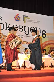 Carian maklumat senarai penuh kolej komuniti yang menawarkan program siji, diploma dan kursus pendek beserta alamat dan nombor telefon di bawah kelolaan kementerian pendidikan. Tahniah Kepada Penerima Sijil Diploma Kolej Komuniti Seranta Kolej Komuniti Kepala Batas