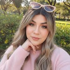 Ofelia Castrejon's Instagram, Twitter & Facebook