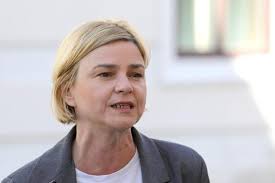 Dakle, već prošli tjedan kada smo raspravljali o zakonu o otocima, raspravljali smo zapravo o nekakvim između ostalog iznijela sam i neka načela razvojna koja bi se. Sandra Bencic Trazi Od Mup A Ispravak Informacije O Snimanju Policajaca Vecernji Hr