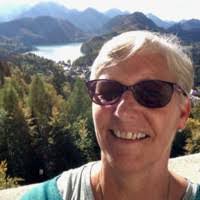 Linda Warnock's Instagram, Twitter & Facebook