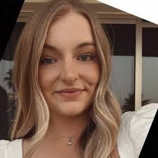 Bethany Hutton's Instagram, Twitter & Facebook